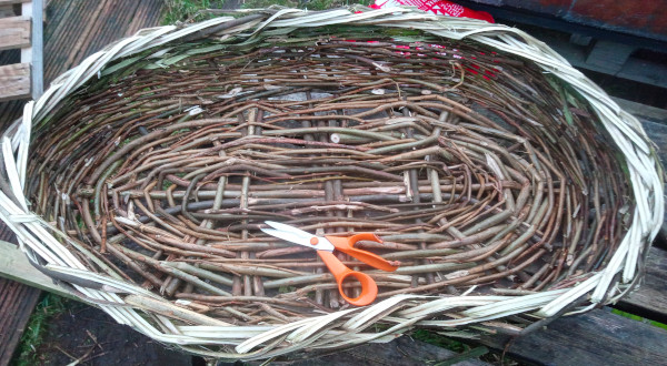 Large flat basket